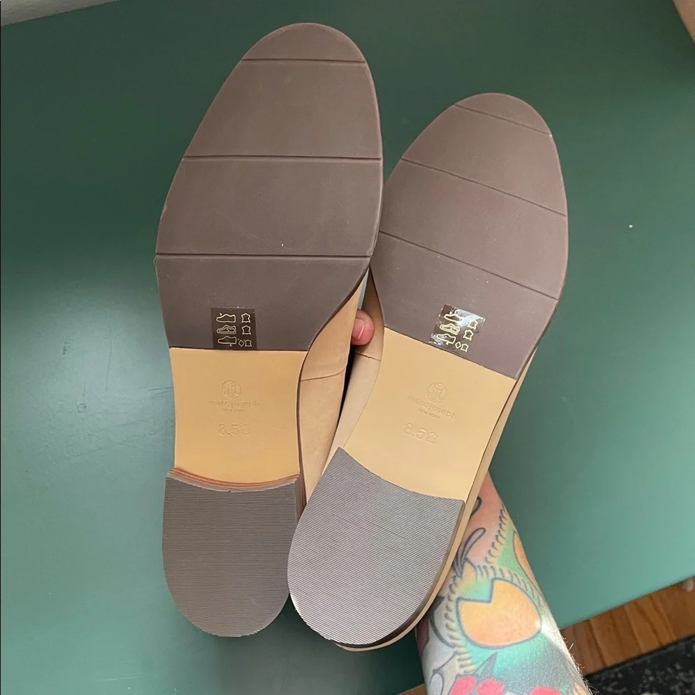 Marc Joseph New York Beige Loafers with Black Trim - Picture 4 of 4